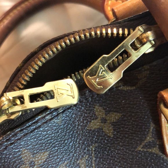 LOUIS VUITTON Alma MM Messenger Top Handle Bag Logo $1810 Authentic Receipt - Picture 3 of 16